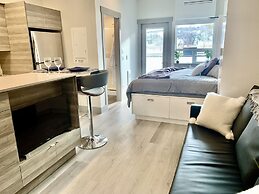 Romantic Lakeside Studio Suite