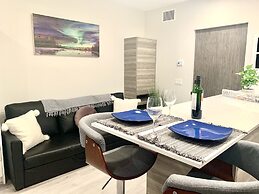 Romantic Lakeside Studio Suite