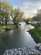 Romantic Lakeside Studio Suite
