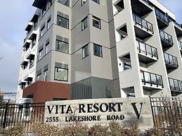 Romantic Lakeside Studio Suite