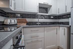 Castle Cove - 1 Bedroom Apartment - Tenby