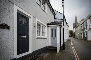 Castle Cove - 1 Bedroom Apartment - Tenby