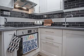 Castle Cove - 1 Bedroom Apartment - Tenby