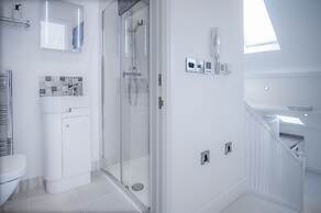 Skylark - 2 Bedroom Apartment - Tenby