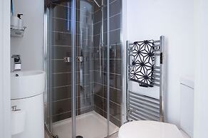 Skylark - 2 Bedroom Apartment - Tenby