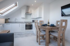 Skylark - 2 Bedroom Apartment - Tenby