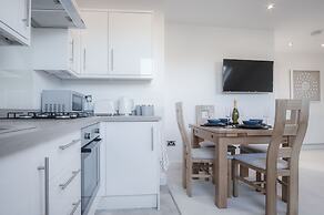 Skylark - 2 Bedroom Apartment - Tenby