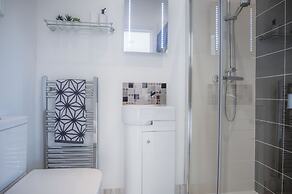 Skylark - 2 Bedroom Apartment - Tenby