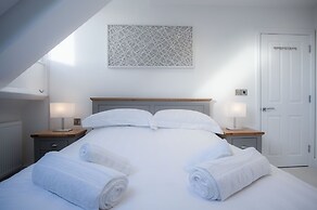 Skylark - 2 Bedroom Apartment - Tenby