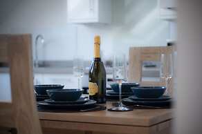 Skylark - 2 Bedroom Apartment - Tenby