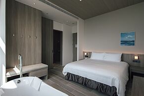 Sunlight on the peninsula