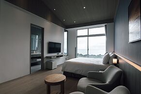 Sunlight on the peninsula