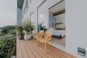 Sunlight on the peninsula