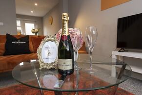 Champagne House - 3 Bedroom Townhouse