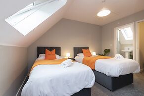 Champagne House - 3 Bedroom Townhouse