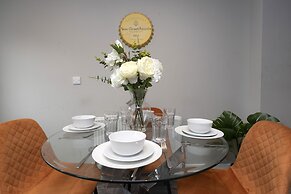 Champagne House - 3 Bedroom Townhouse