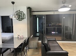 Luxury 2B2B Marvelous View Central Location