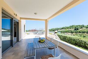 Deluxe Villa Ianthos - Outdoor Hot Tub & Kids Pool