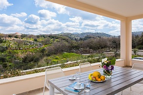 Deluxe Villa Ianthos - Outdoor Hot Tub & Kids Pool