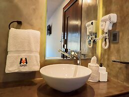 Madero Hotel & Suites