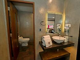 Madero Hotel & Suites