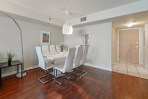 Amazing 2Br Condo in Brickell W Pool