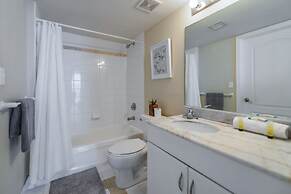 Amazing 2Br Condo in Brickell W Pool