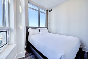 Grand Royal Condos -Mississauga SQ One