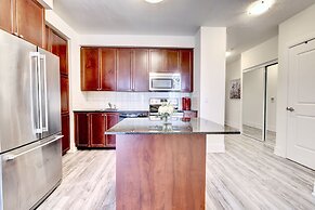 Grand Royal Condos -Mississauga SQ One