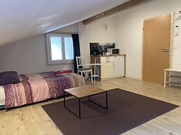 Spring Inn Apartments