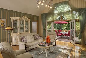 Cherry Valley Manor Luxury Bed and Breakfast