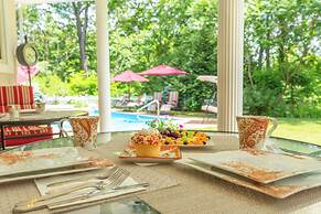 Cherry Valley Manor Luxury Bed and Breakfast