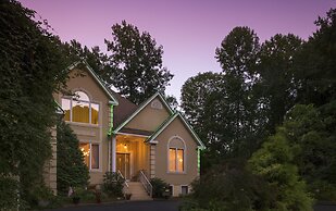 Cherry Valley Manor Luxury Bed and Breakfast