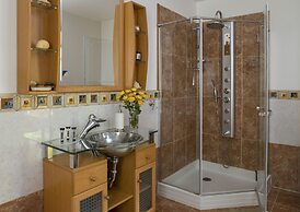 Cherry Valley Manor Luxury Bed and Breakfast