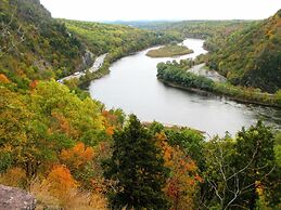 Cherry Valley Manor Luxury Bed and Breakfast