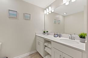 Sweet Suite Sleeps 6 @ Storey Lake By Shine Villas 2 Bedroom Apts