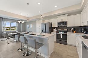 Sweet Suite Sleeps 6 @ Storey Lake By Shine Villas 2 Bedroom Apts