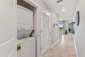 Sweet Suite Sleeps 6 @ Storey Lake By Shine Villas 2 Bedroom Apts