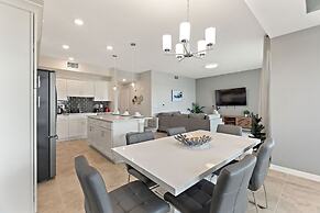 Sweet Suite Sleeps 6 @ Storey Lake By Shine Villas 2 Bedroom Apts