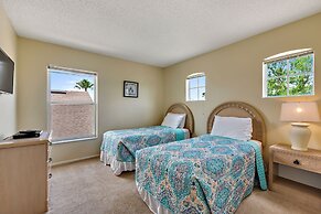 2 Suites, 1 King, 5 Beds: Pool. Games Room #810 5 Bedroom Villa