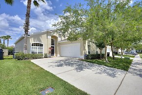 2 Suites, 1 King, 5 Beds: Pool. Games Room #810 5 Bedroom Villa