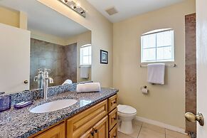 2 Suites, 1 King, 5 Beds: Pool. Games Room #810 5 Bedroom Villa