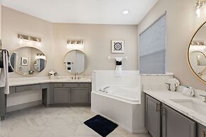 Gold Rest @ Calabay Parc Tower Lake By Shine 412 4 Bedroom Villa