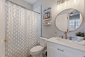 Gold Rest @ Calabay Parc Tower Lake By Shine 412 4 Bedroom Villa