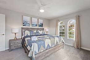 Gold Rest @ Calabay Parc Tower Lake By Shine 412 4 Bedroom Villa