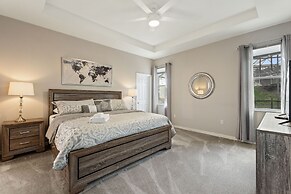 Gold Rest @ Calabay Parc Tower Lake By Shine 412 4 Bedroom Villa