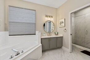 Gold Rest @ Calabay Parc Tower Lake By Shine 412 4 Bedroom Villa