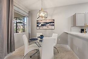 Gold Rest @ Calabay Parc Tower Lake By Shine 412 4 Bedroom Villa