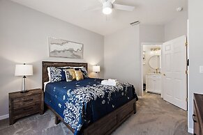 Gold Rest @ Calabay Parc Tower Lake By Shine 412 4 Bedroom Villa