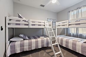 Gold Rest @ Calabay Parc Tower Lake By Shine 412 4 Bedroom Villa